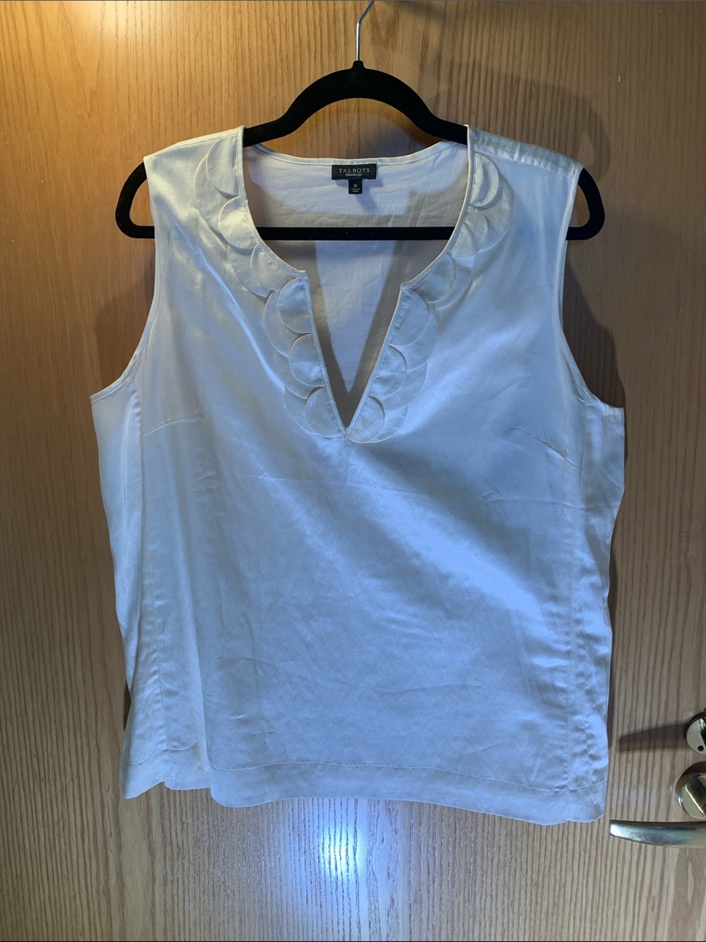 Talbots Cotton/Silk Blend Ivory Scalloped V-Neck Shell - Cotton-Lined- Size 16